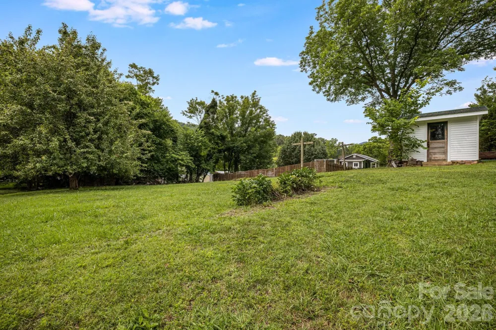 82 Hill Street Hot Springs, NC 28743