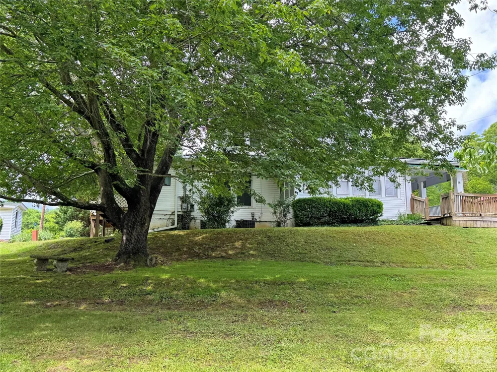 82 Hill Street Hot Springs, NC 28743