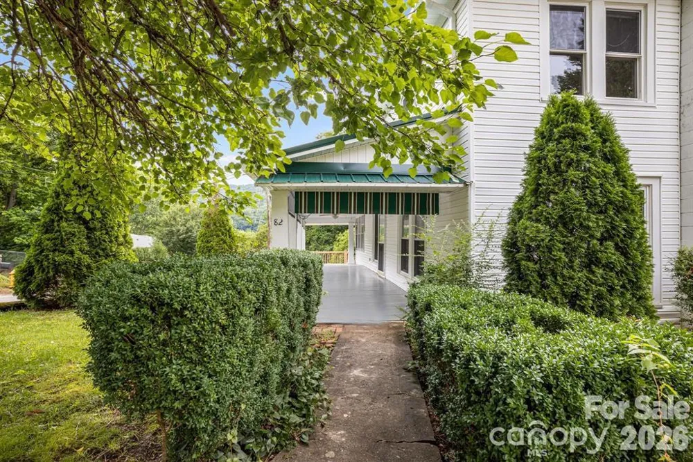 82 Hill Street Hot Springs, NC 28743