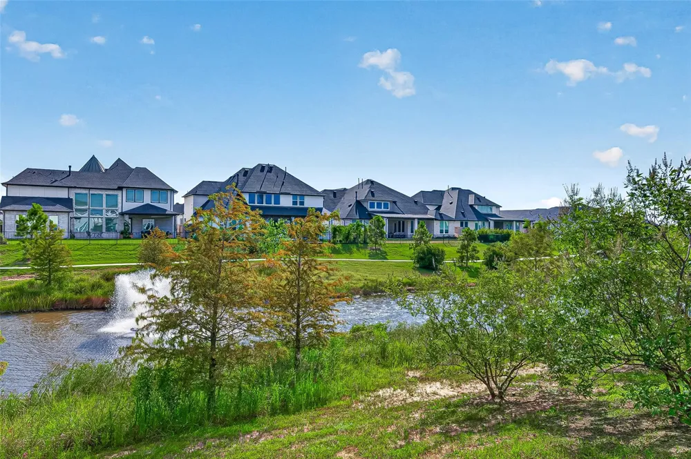 5558 Amber Brook Lane Fulshear, TX 77441