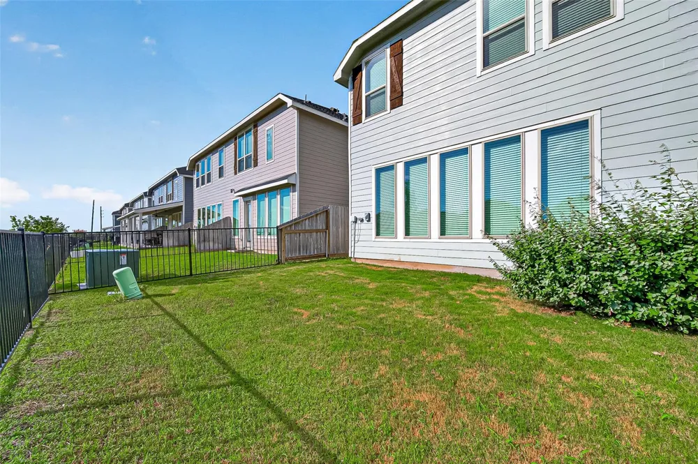 5558 Amber Brook Lane Fulshear, TX 77441