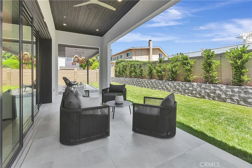 15362 Seine Cir. Irvine, CA 92604