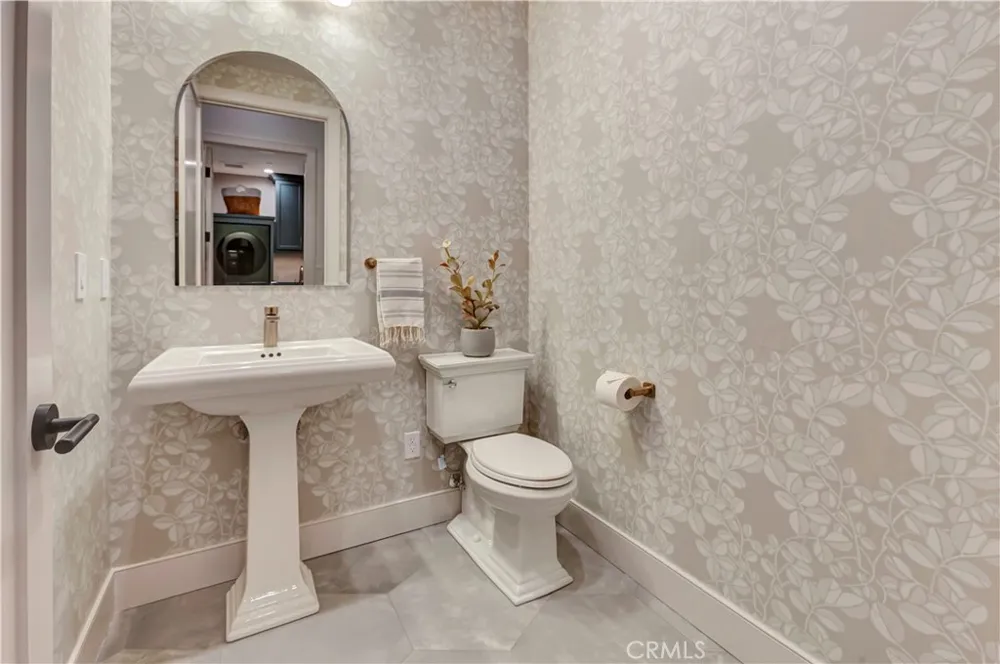 15362 Seine Cir. Irvine, CA 92604