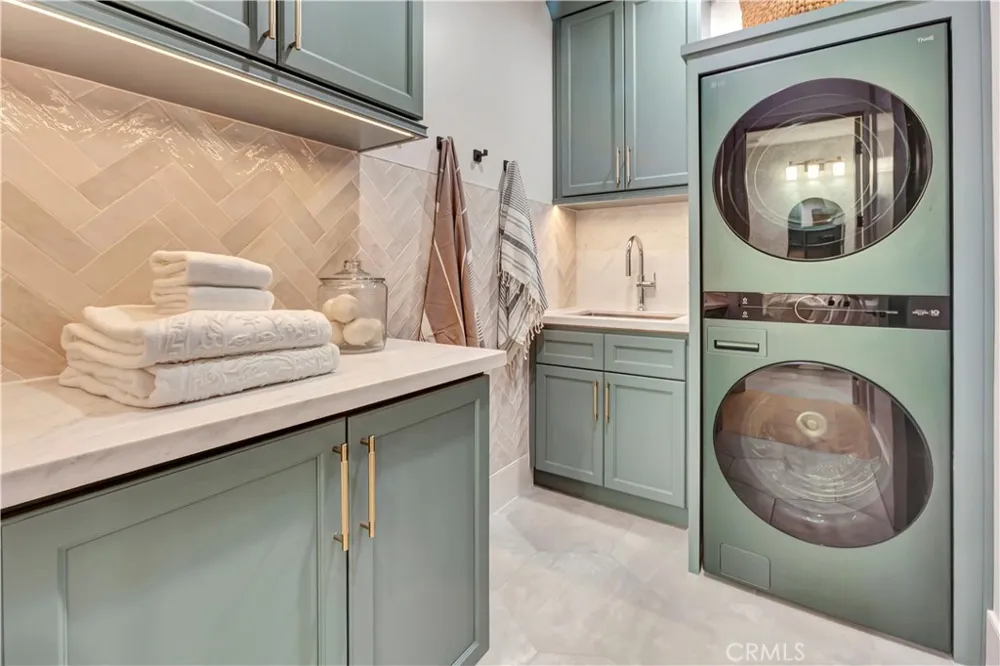 15362 Seine Cir. Irvine, CA 92604
