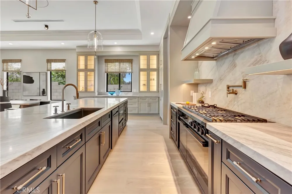 15362 Seine Cir. Irvine, CA 92604