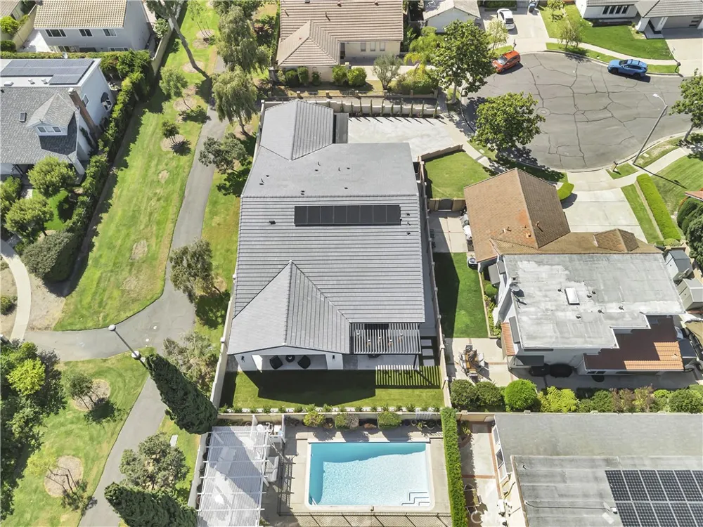 15362 Seine Cir. Irvine, CA 92604