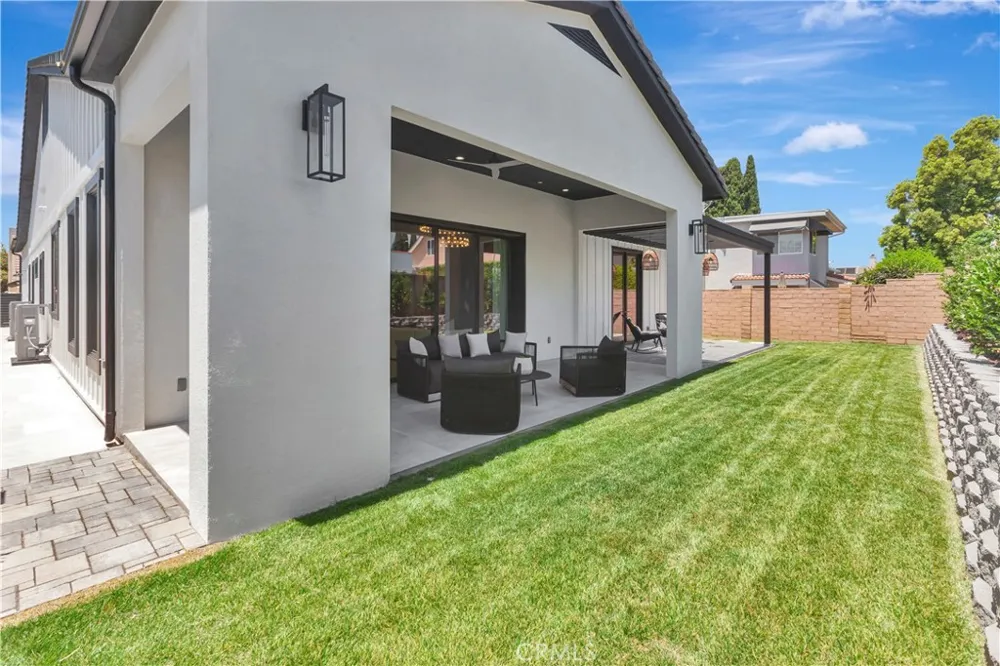 15362 Seine Cir. Irvine, CA 92604