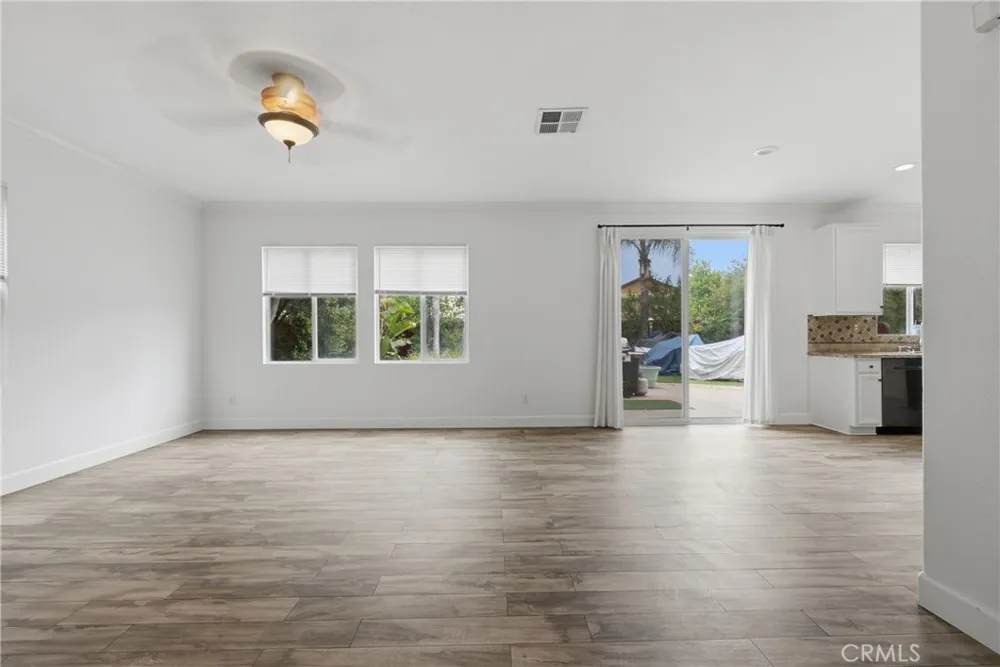 2180 Stonewood Mentone, CA 92359