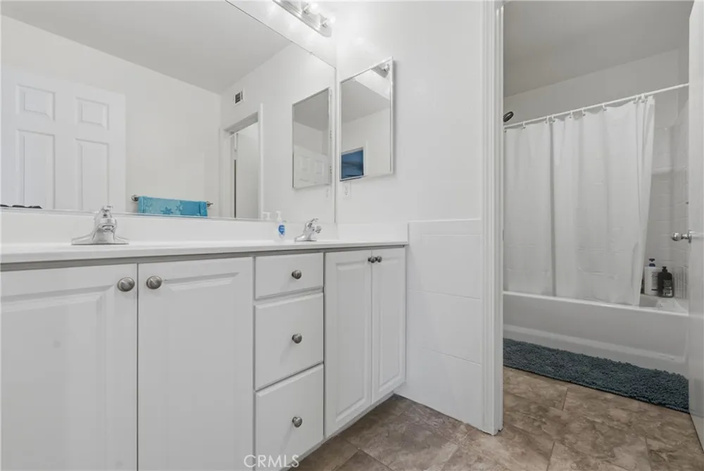 2180 Stonewood Mentone, CA 92359