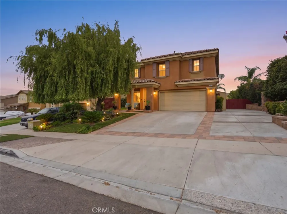 2180 Stonewood Mentone, CA 92359