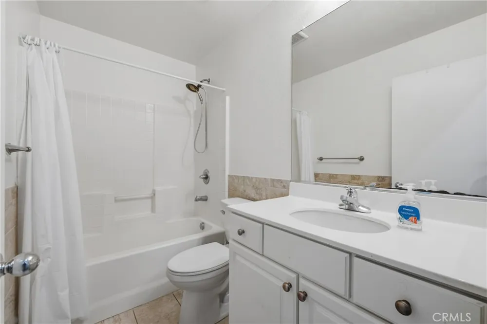 2180 Stonewood Mentone, CA 92359