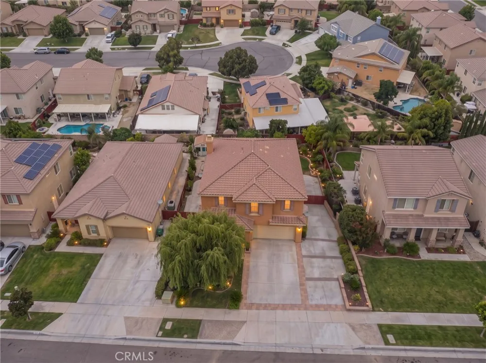 2180 Stonewood Mentone, CA 92359