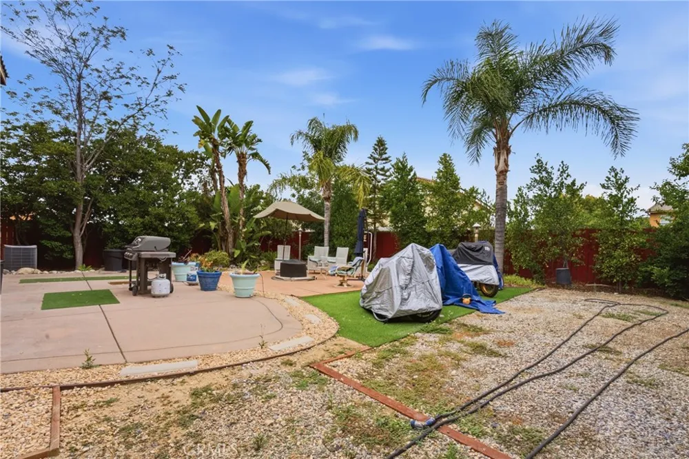 2180 Stonewood Mentone, CA 92359