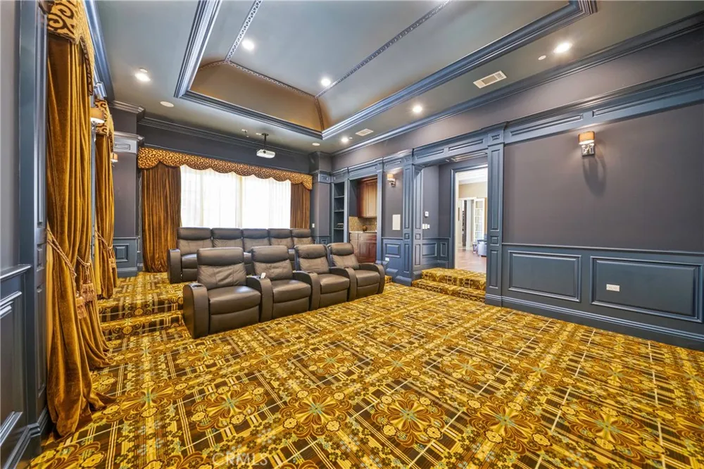 355 W Palm Dr Arcadia, CA 91007