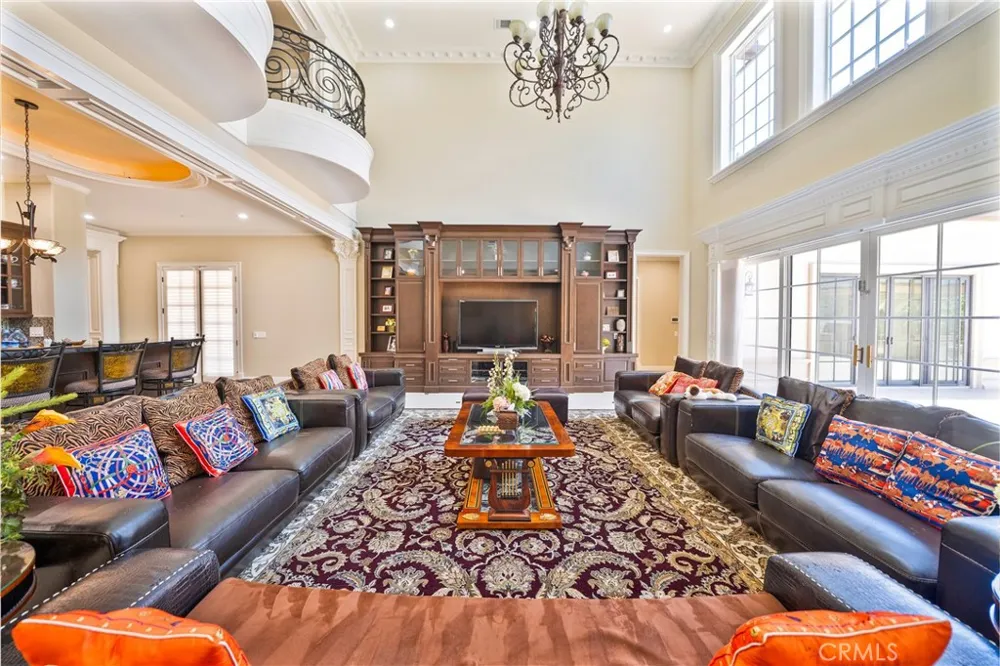 355 W Palm Dr Arcadia, CA 91007