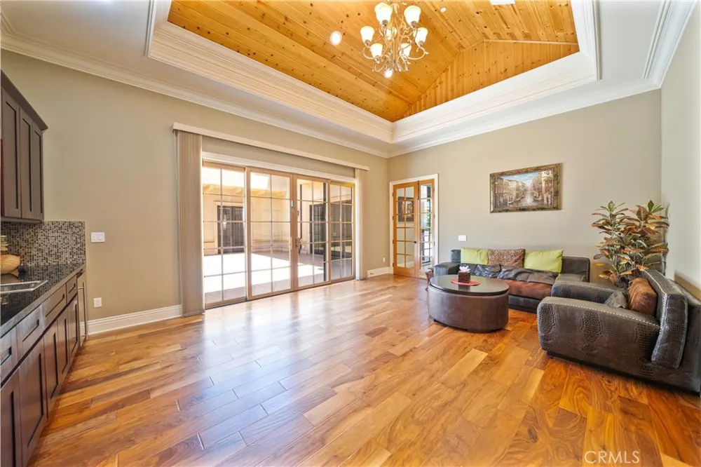 355 W Palm Dr Arcadia, CA 91007