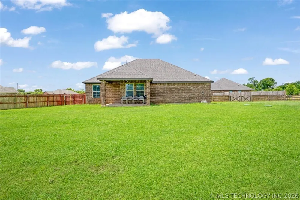 60 Autumn Run Durant, OK 74701