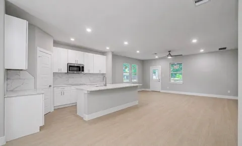 5447 Shady Creek Drive