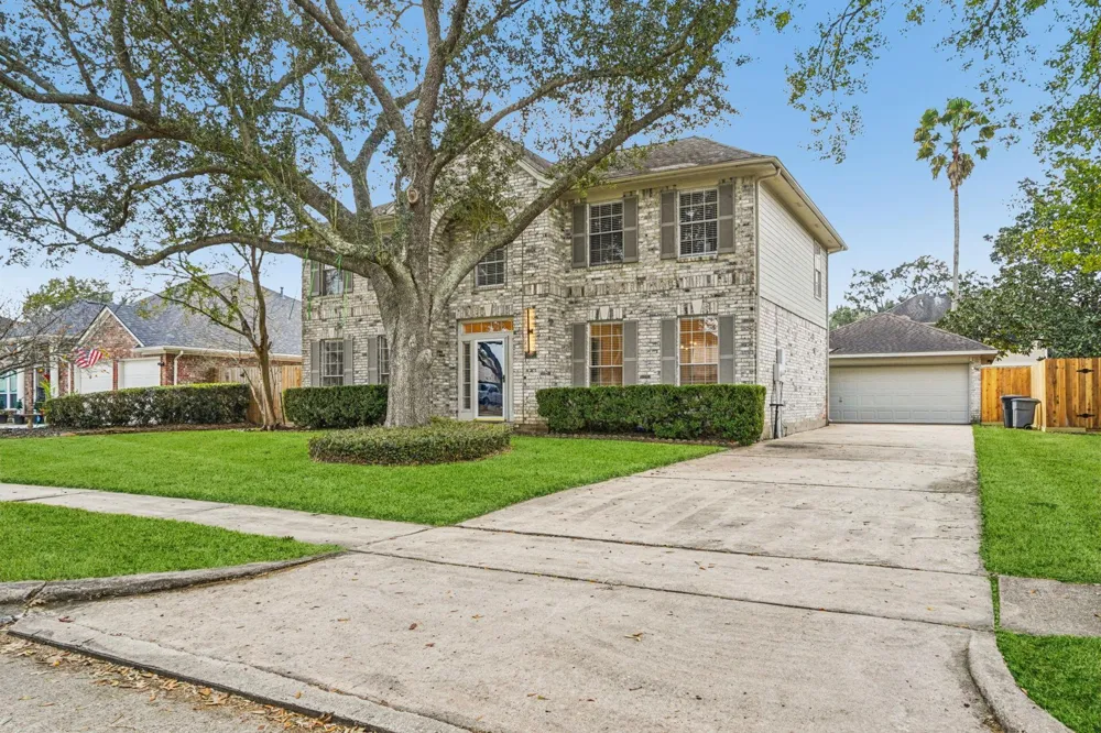 1808 Mission Circle Friendswood, TX 77546