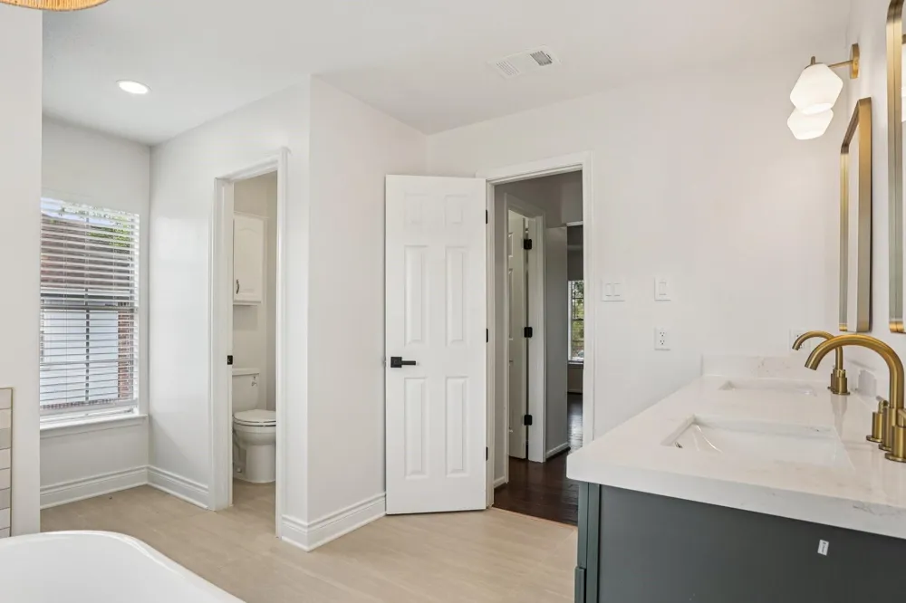 1808 Mission Circle Friendswood, TX 77546