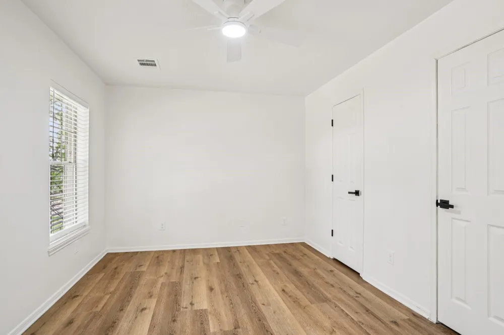 1808 Mission Circle Friendswood, TX 77546