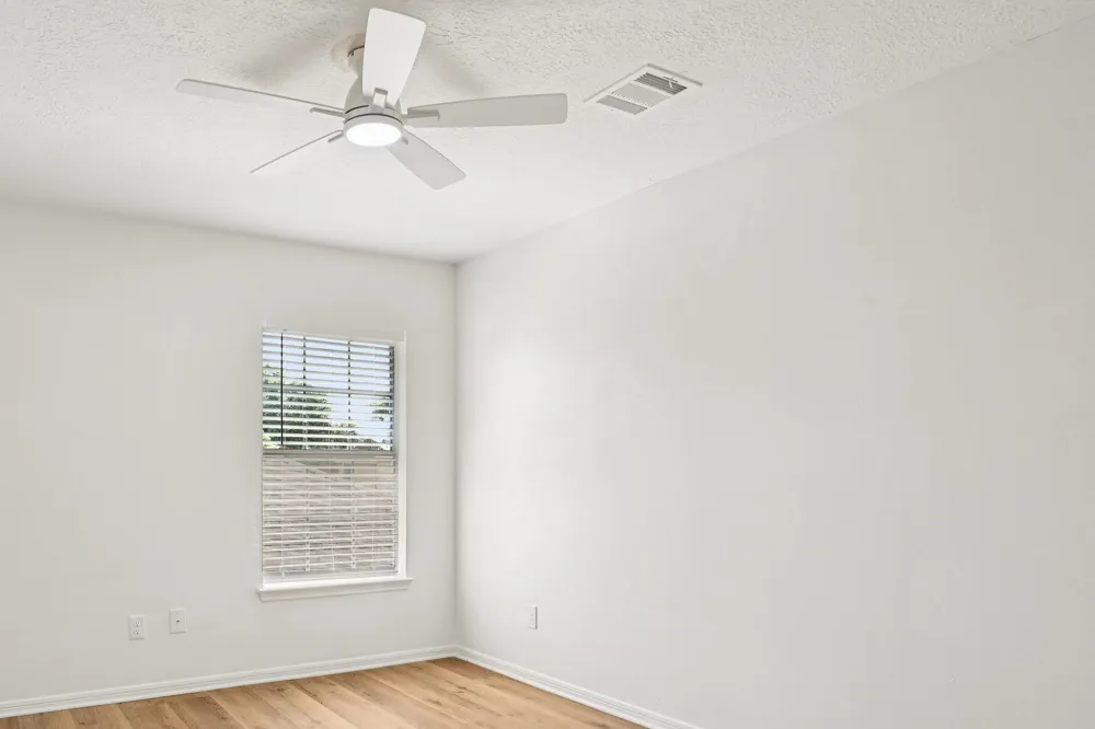 1808 Mission Circle Friendswood, TX 77546