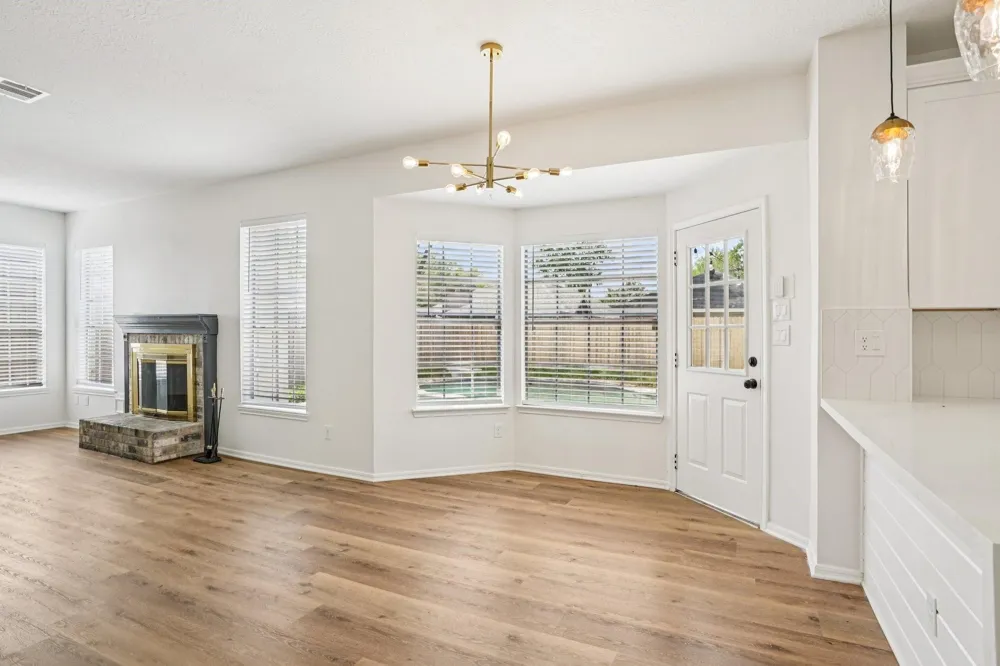 1808 Mission Circle Friendswood, TX 77546