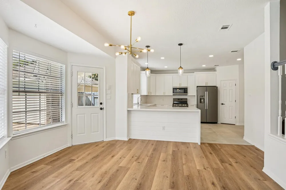 1808 Mission Circle Friendswood, TX 77546