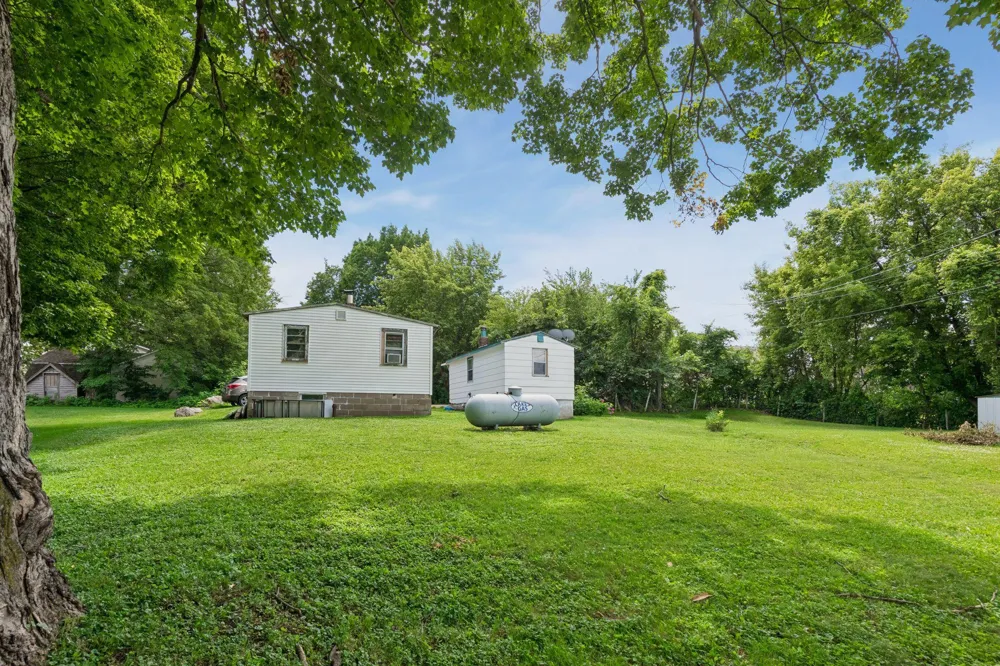 4365 Warren Avenue Spring Park, MN 55384
