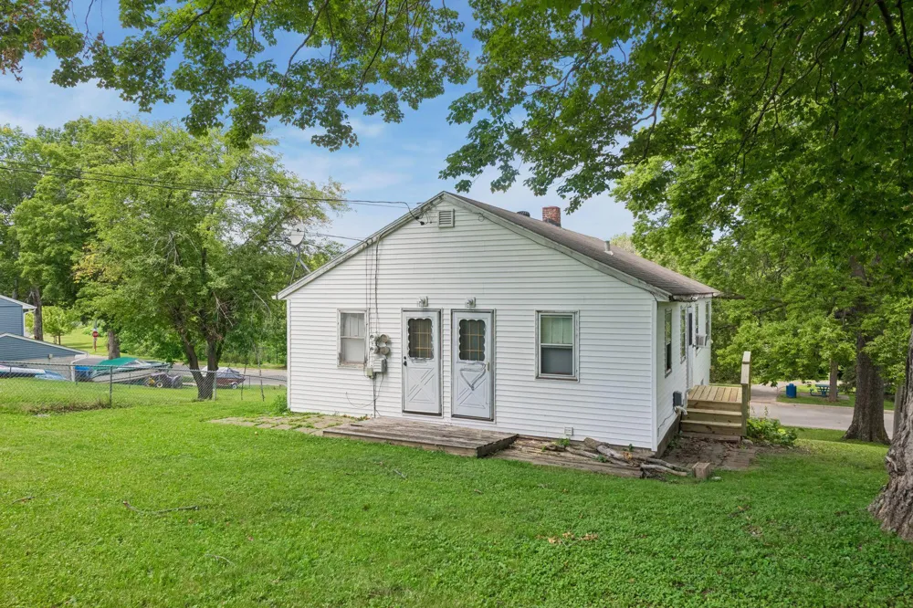 4365 Warren Avenue Spring Park, MN 55384