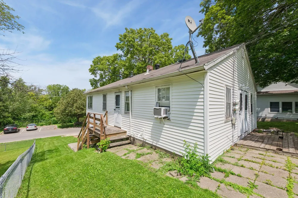 4365 Warren Avenue Spring Park, MN 55384