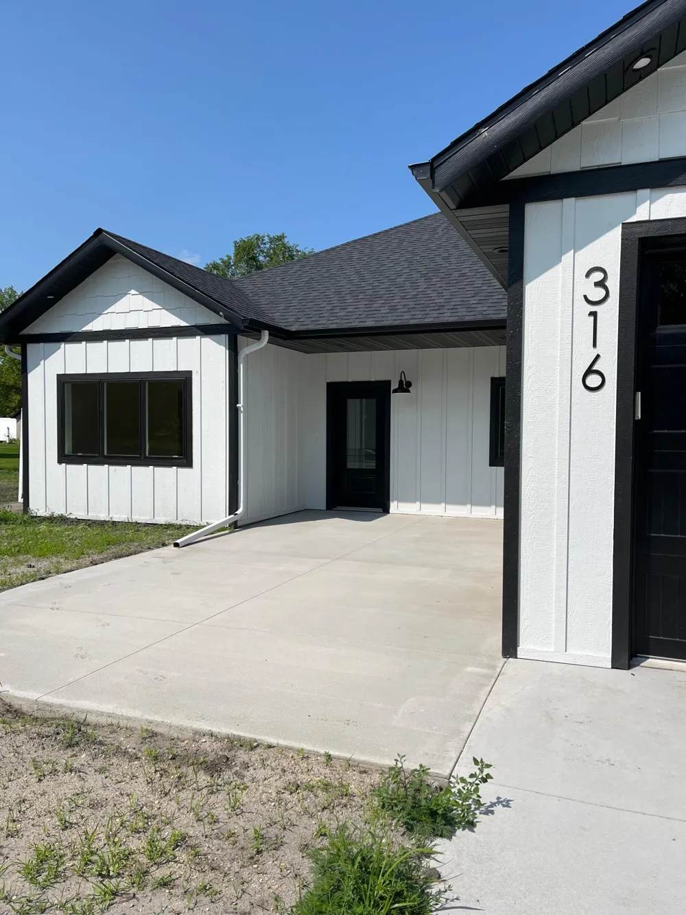 316 SW 4th Avenue SW Hankinson, ND 58041