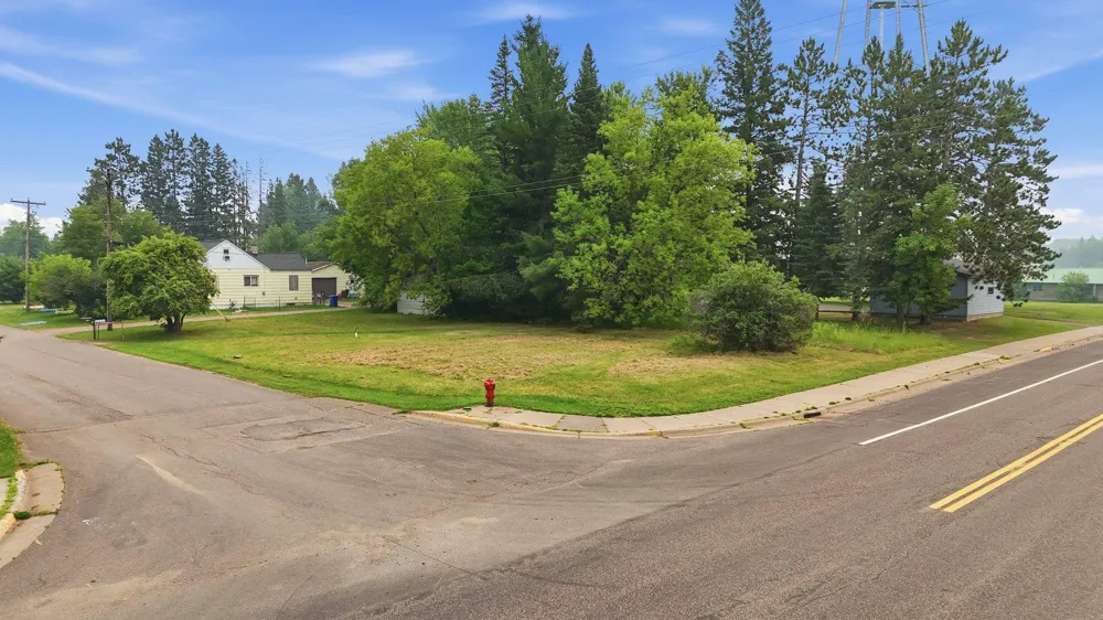 3934, 3936 Main Street Kettle River, MN 55757