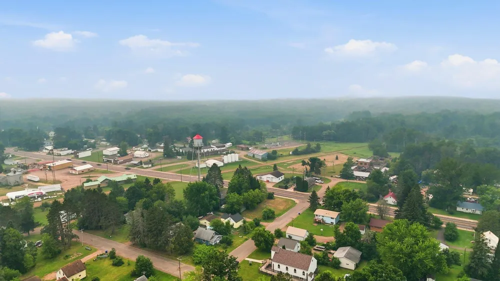 3934, 3936 Main Street Kettle River, MN 55757
