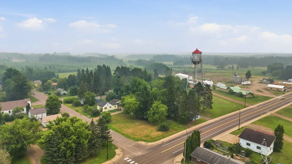 3934, 3936 Main Street Kettle River, MN 55757