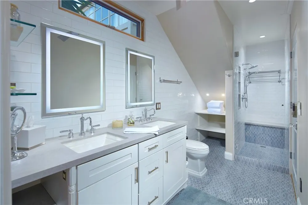 1311 W Bay Avenue Newport Beach, CA 92661
