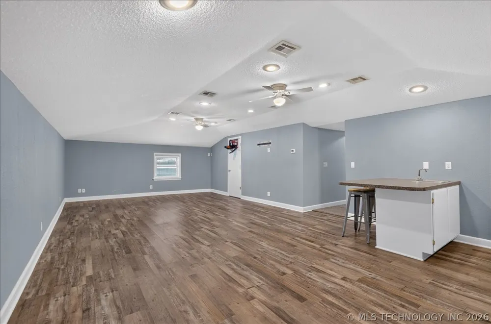 5821 Harvard Drive Bartlesville, OK 74006