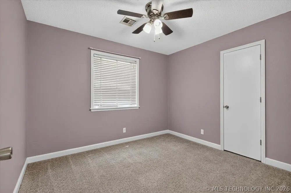 5821 Harvard Drive Bartlesville, OK 74006