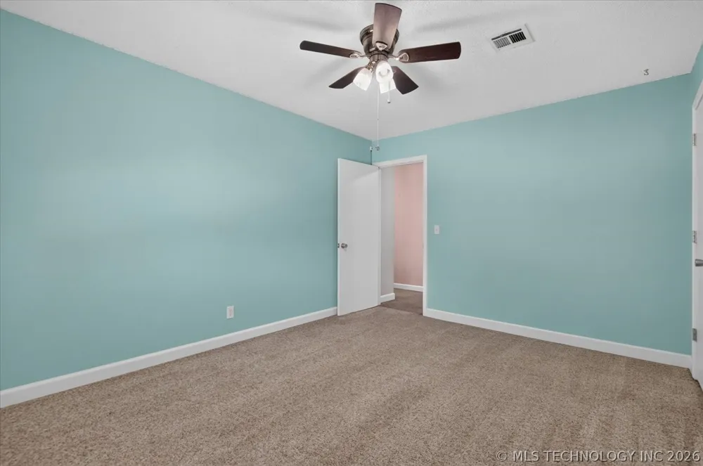 5821 Harvard Drive Bartlesville, OK 74006
