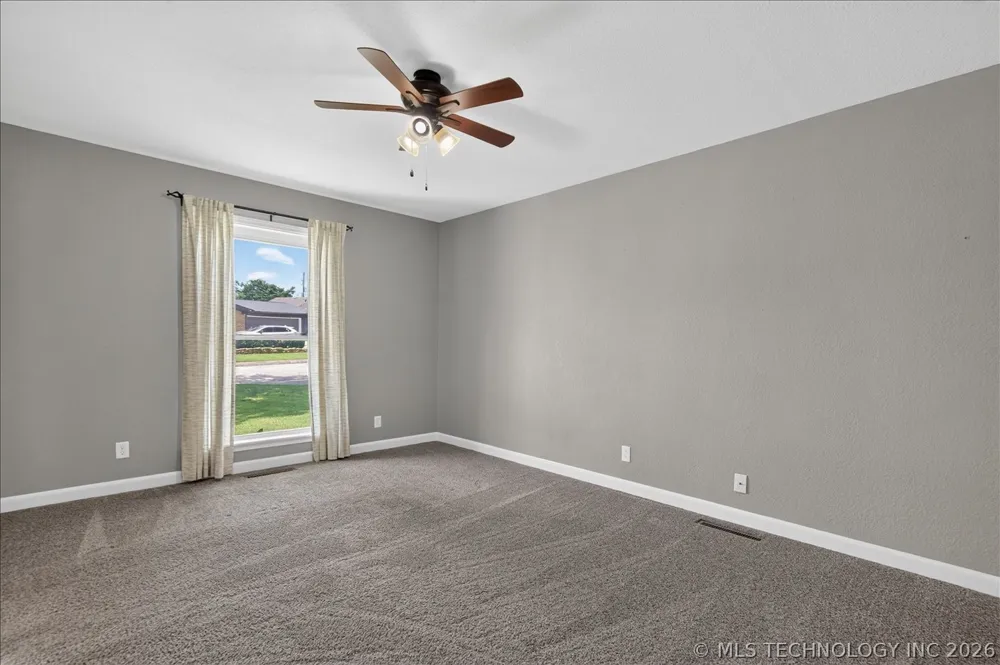5821 Harvard Drive Bartlesville, OK 74006