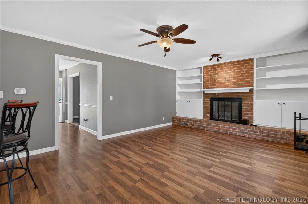 5821 Harvard Drive Bartlesville, OK 74006