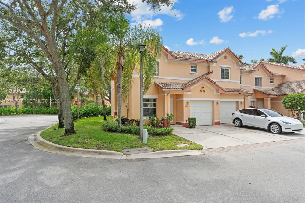 2303 SW 87th Ter Miramar, FL 33025