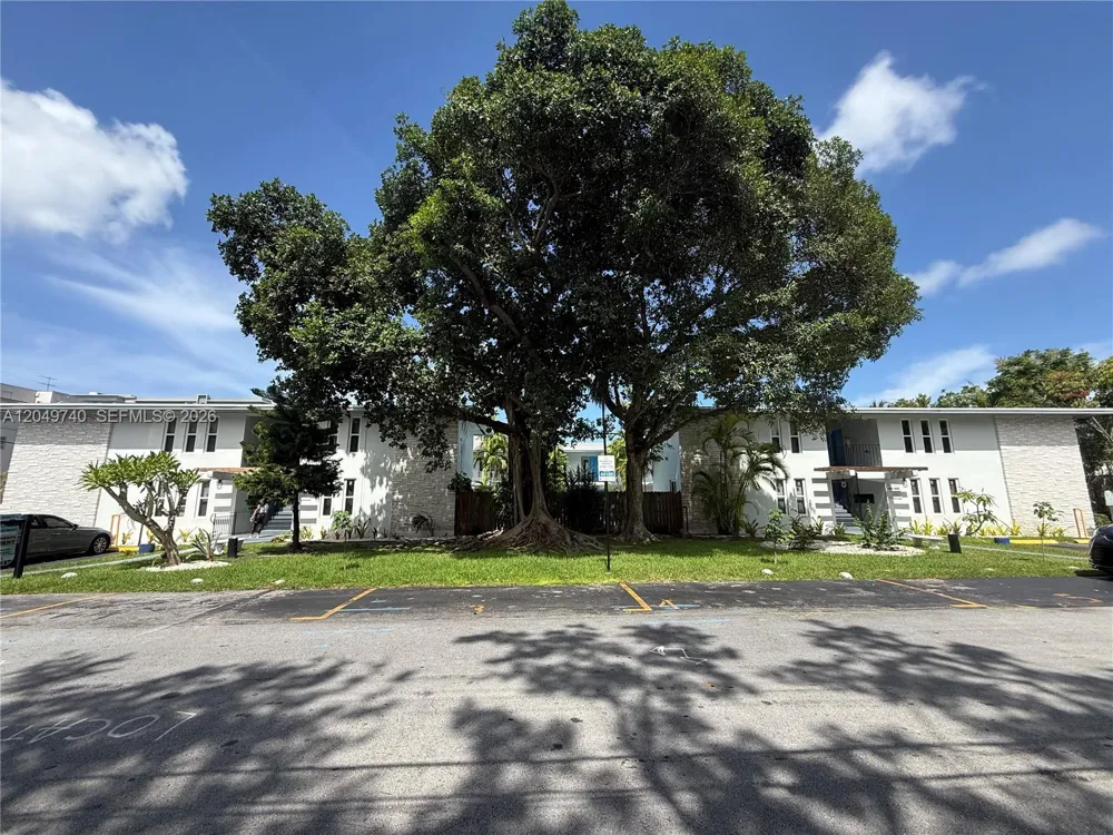 7441 SW 59th Pl #28 South Miami, FL 33143