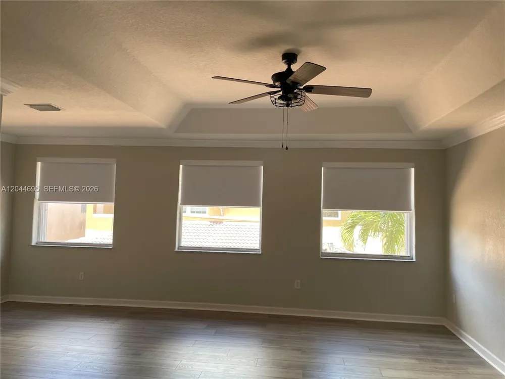 15431 SW 39th Ter Miami, FL 33185