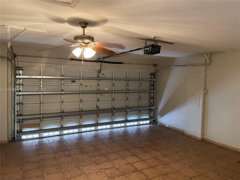 15431 SW 39th Ter Miami, FL 33185