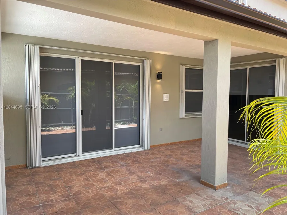 15431 SW 39th Ter Miami, FL 33185