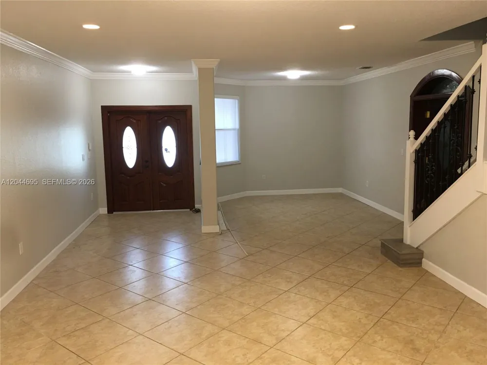 15431 SW 39th Ter Miami, FL 33185
