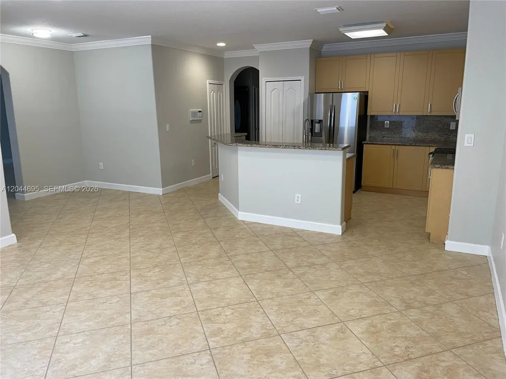 15431 SW 39th Ter Miami, FL 33185