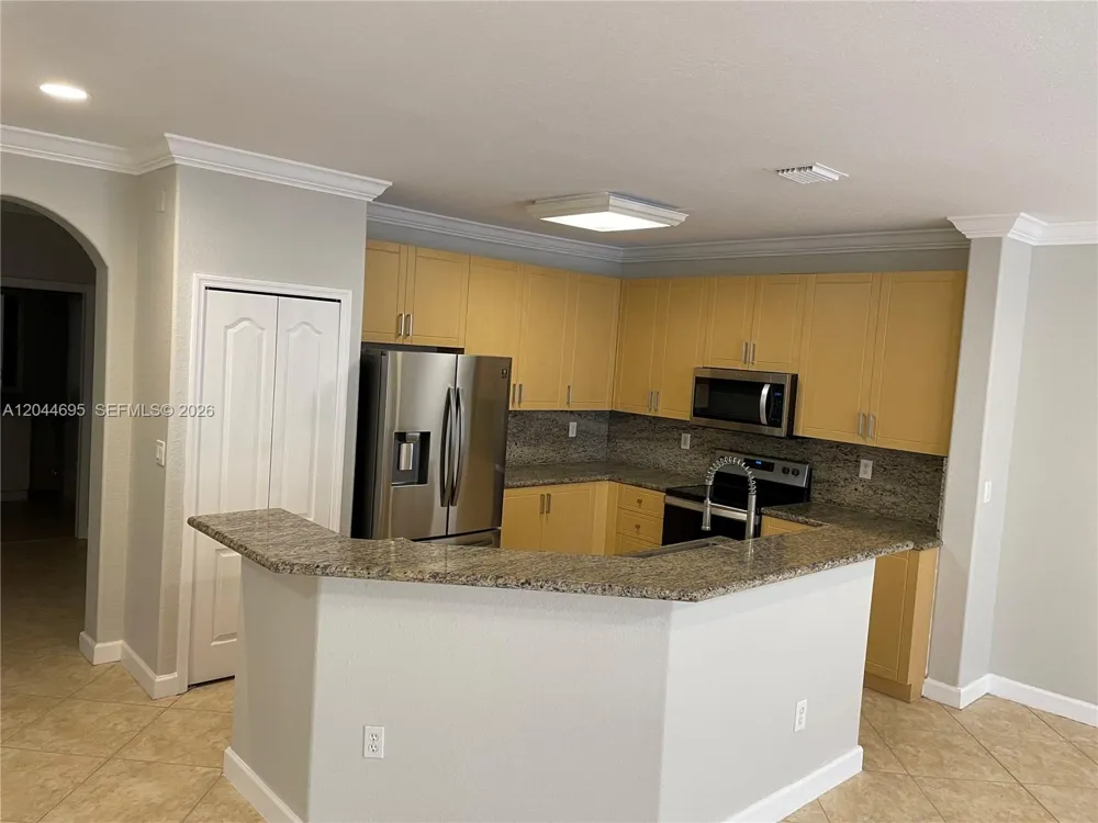 15431 SW 39th Ter Miami, FL 33185