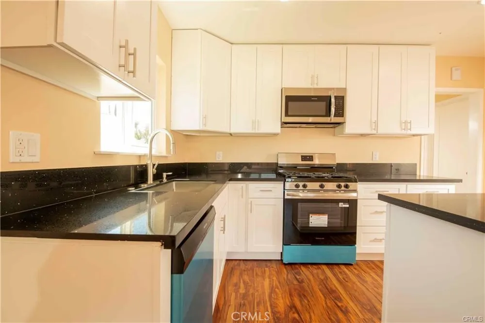 7630 Minstrel Los Angeles, CA 91304